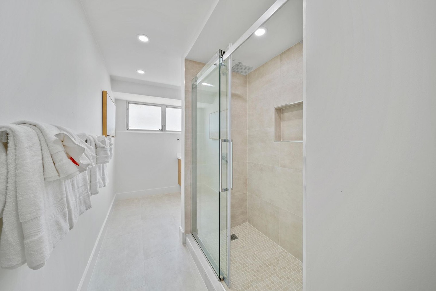 Building Photo - 2464 Prince Edward St