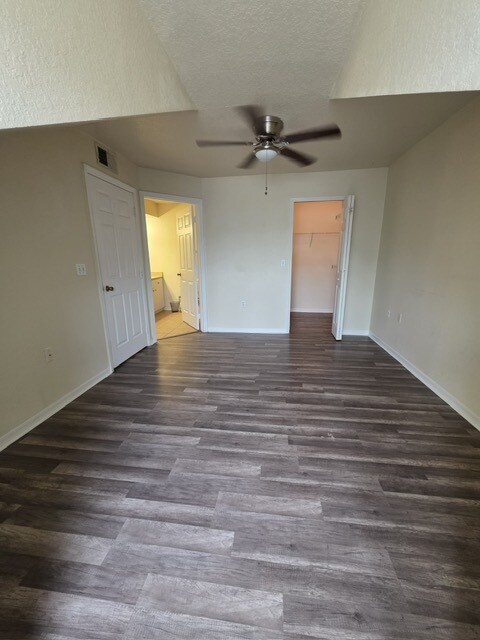 Building Photo - 2328 Mid Town Terrace