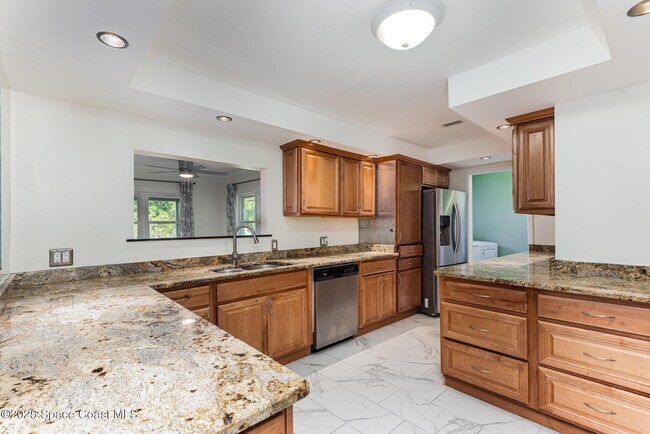 Building Photo - 1241 Riviera Dr NE