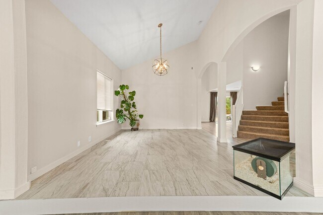Building Photo - 16640 Rainier View Dr SE