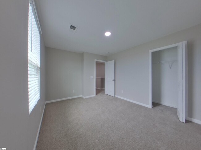 Building Photo - 114 Portchester Ln