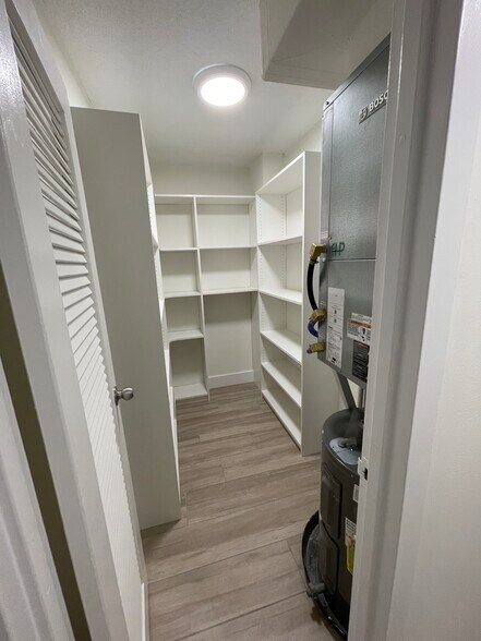 Pantry / Storage - 1831 NE 38th St
