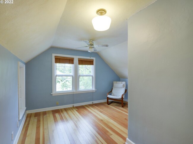 Building Photo - Charming 3 bed + office, 1.5 bath rental home in University Park Portland!
