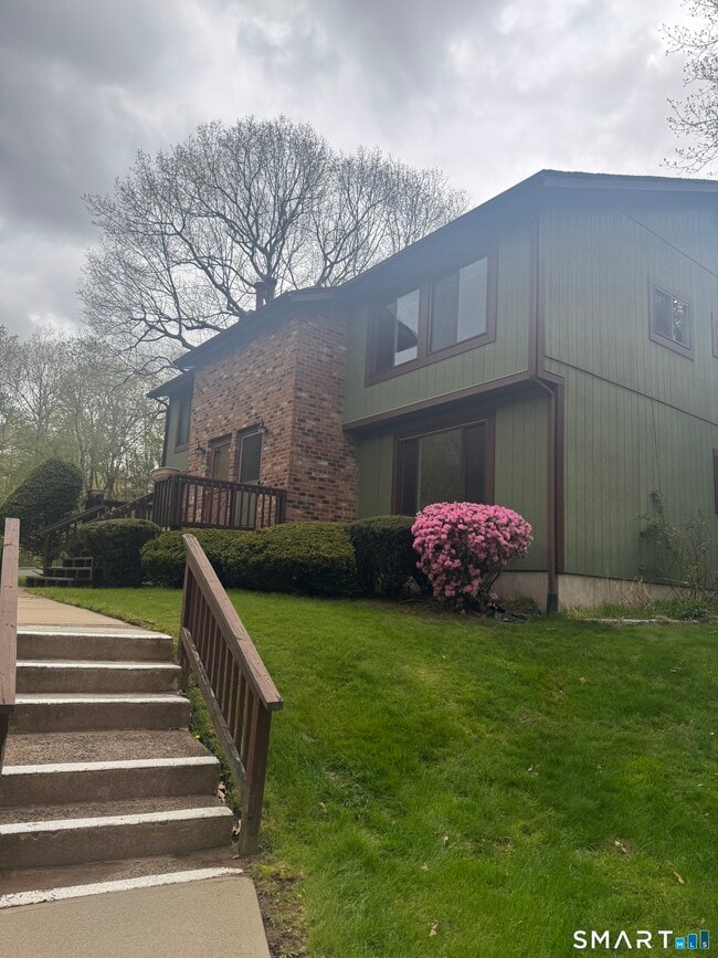 Building Photo - 49 Cliffside Dr