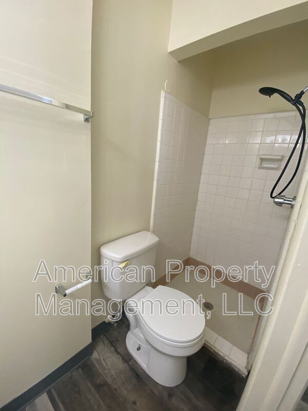 Building Photo - 1598 S 67th E Ave