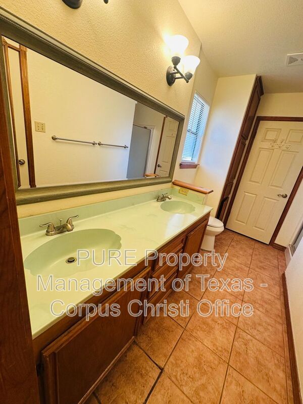 Building Photo - 4205 Snowbird Dr
