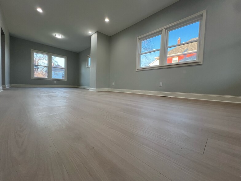 Building Photo - 4086 Montgomery St