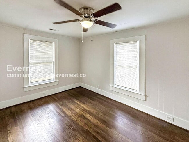 Building Photo - 745 82nd Pl S