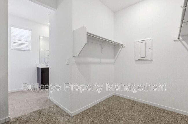 Building Photo - 3136 Hayden Rose Ave