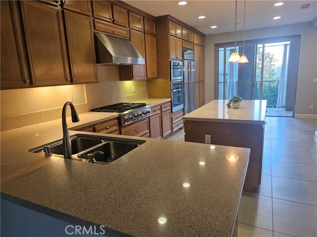 Building Photo - 35 Vantis Dr