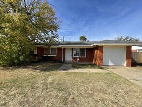 Building Photo - 606 Bangor Ave