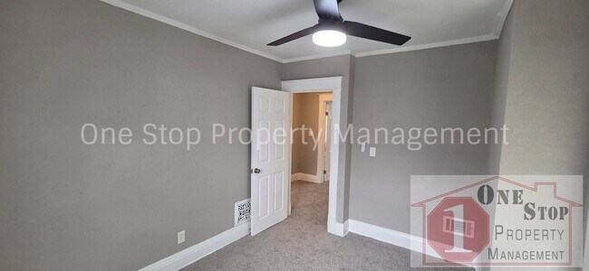 Building Photo - Beautiful 3 Bedroom 2 Bathroom in Kansas City!