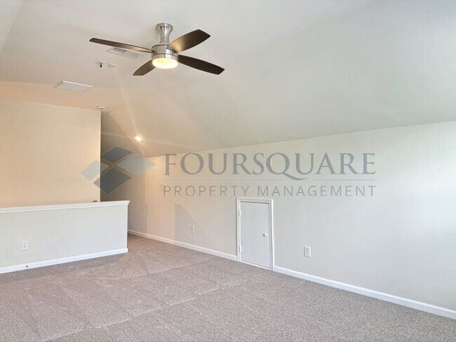 Building Photo - Beautiful 4-Bedroom Home Screened Porch & Bonus Room – Minutes from RTP, Shopping & Dining , Comm...