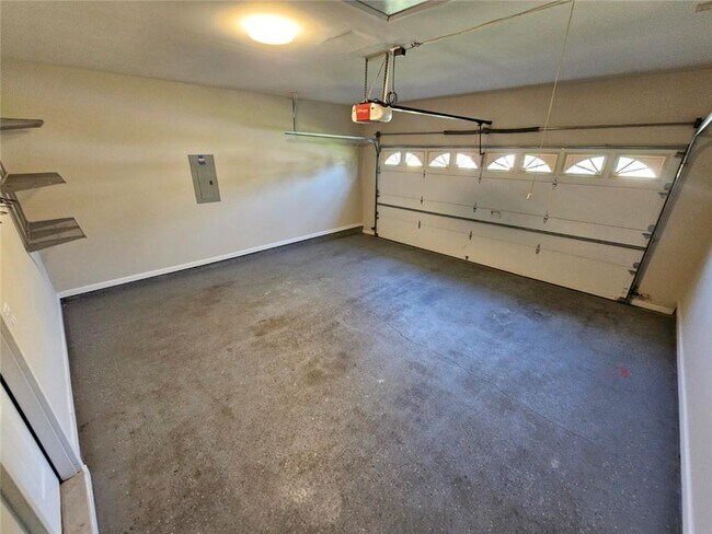 Building Photo - 1550 Argonne Ln