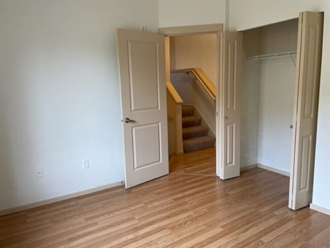 Building Photo - Beautiful 3 Bed 2.5 Bath Townhome in Talus...