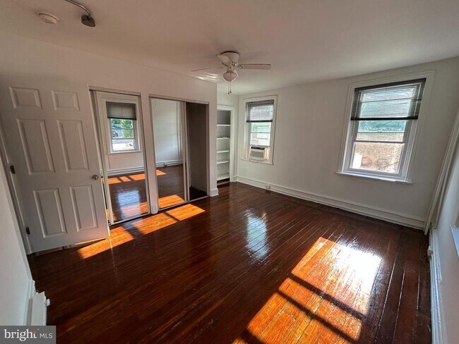 Primary Photo - 3700 Midvale Ave