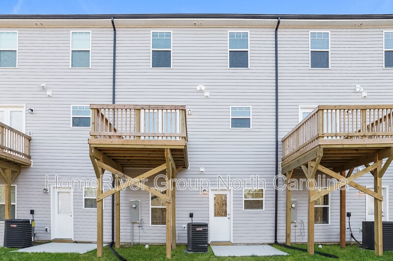 Building Photo - 310 Beaumont Cir