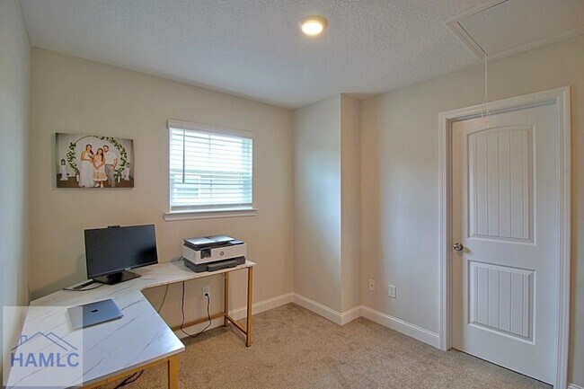 Building Photo - 681 Abode Ave