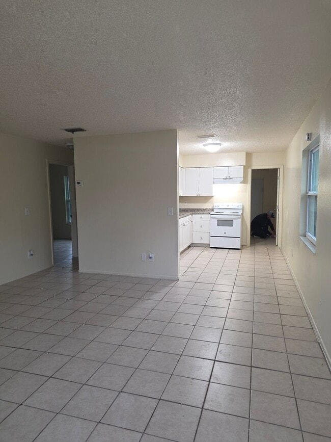 Building Photo - 3/2 DUPLEX