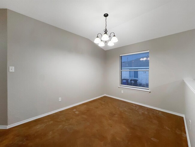 Building Photo - 1010 Whitley Dr