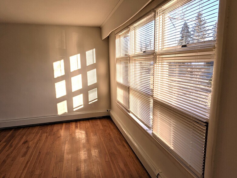 Building Photo - 44 Barrington Rd