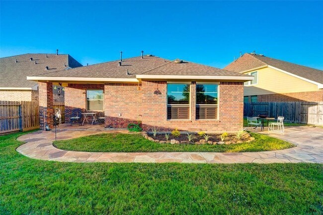 Building Photo - 23831 Villa Lisa Dr