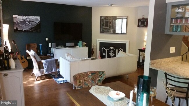 Building Photo - 18745 Pier Point Pl