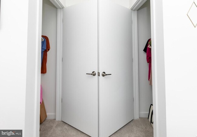 Building Photo - 3123 Beachview Ln