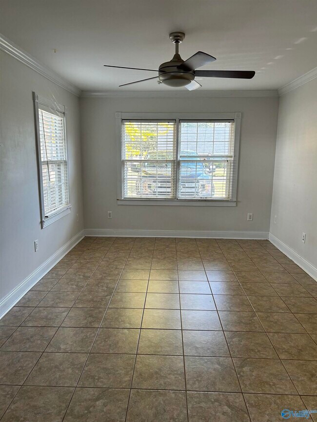 Building Photo - 2327 Quince Dr SE