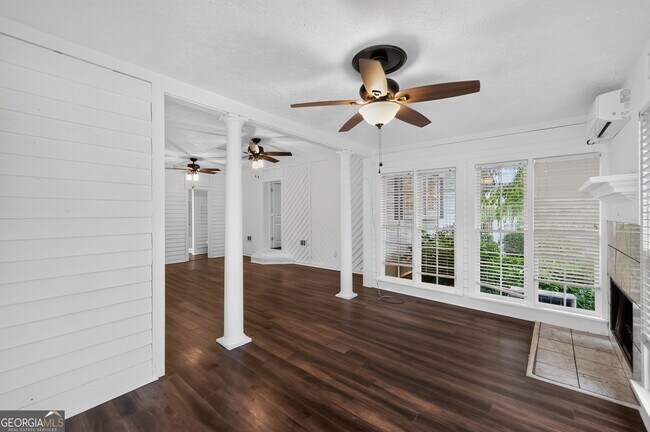 Building Photo - 1455 Courtney Ln