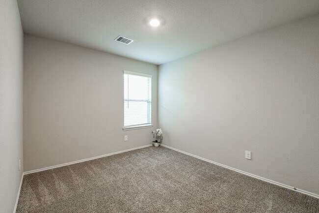 Building Photo - 2407 Poplar Copse Ct
