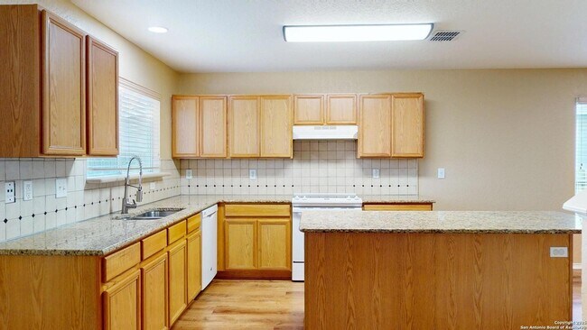 Building Photo - 117 Foxglove Pass