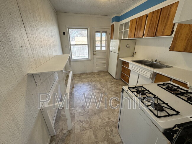 Building Photo - 1719 S Glenn Ave