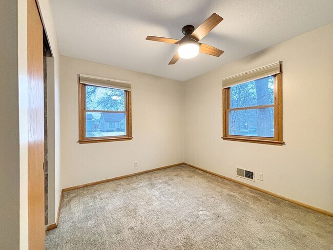 Building Photo - 303 Monroe Ave S