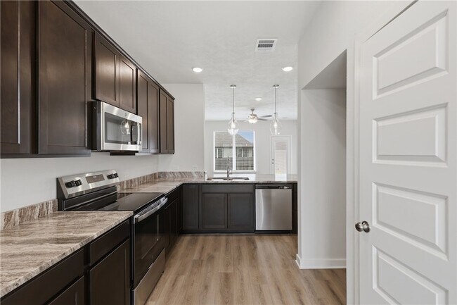Building Photo - 10633 Burgundy Berry Wy