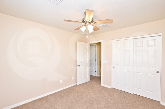 Building Photo - 5431 W Fetlock Trail