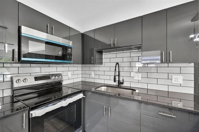 Building Photo - 2401 42nd St S