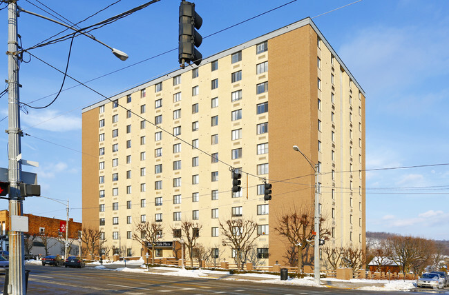 Primary Photo - Beaver Falls Plaza