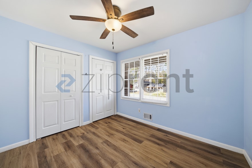 Building Photo - 2351 Emerald Falls Dr