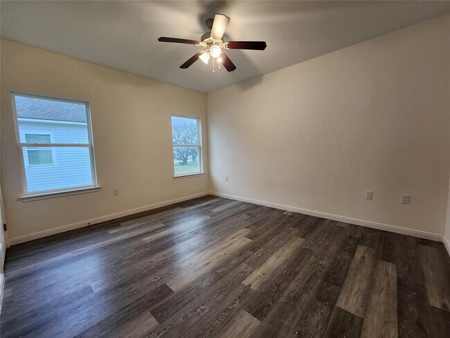 Building Photo - 6214 Lacey Oak Dr