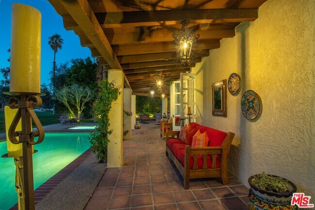 Building Photo - 2231 S Caliente Dr