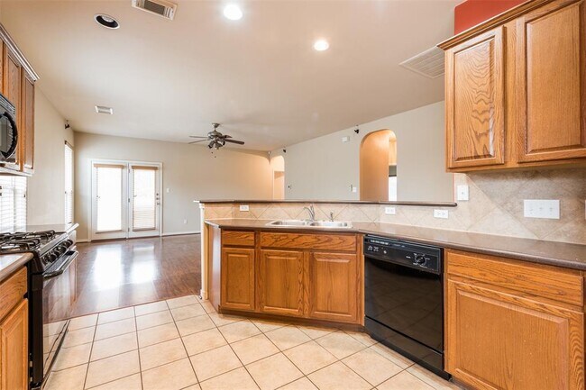 Building Photo - 913 Brighton Pl