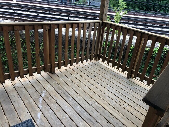 back deck - 6622 N Lakewood Ave