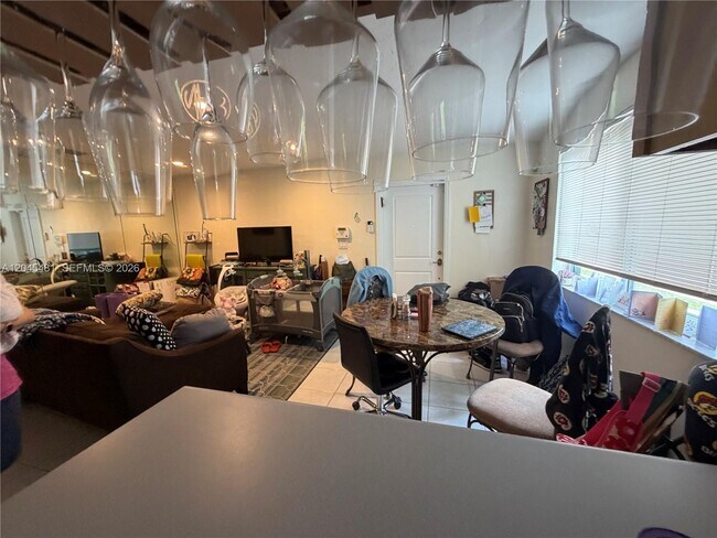 Building Photo - 2862 SW 38th Ave