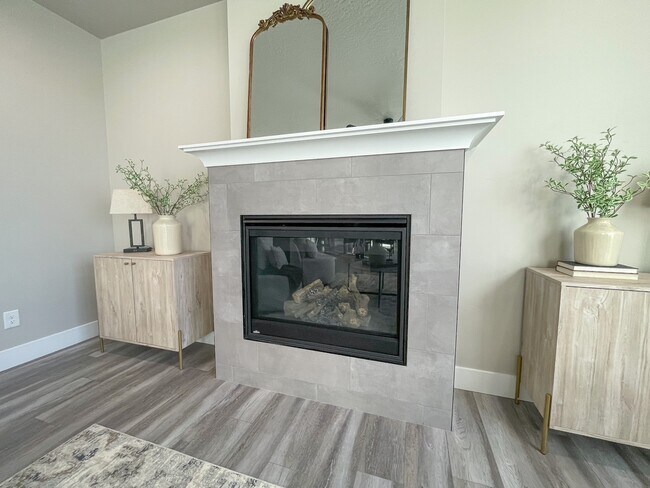 Building Photo - 6273 S Binky Ave