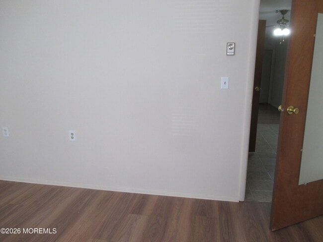 Building Photo - 829A Balmoral Ct