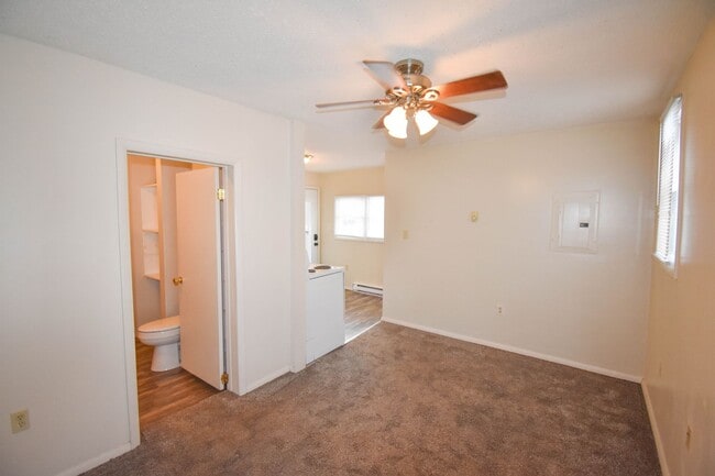 Building Photo - RWIL300