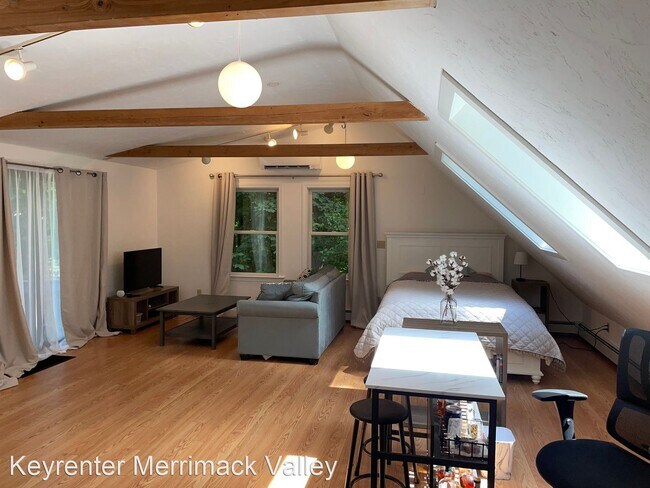 Building Photo - 4 br, 2 bath House - 3 Minot Avenue