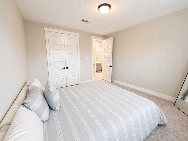 Building Photo - 15138 Tenacious Dr