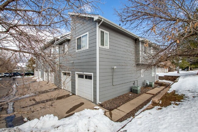 Building Photo - 1080 S Walden Way
